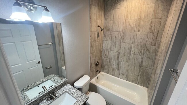 Building Photo - BEAUTIFUL 3 Bedroom, 2 Bathroom Home in Palm Bay!!