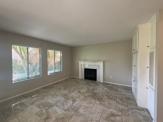 Building Photo - 14500 Las Palmas Dr