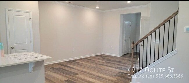 Building Photo - Stunning Brand New 3 Bed, 2.5 Bath Townhom...