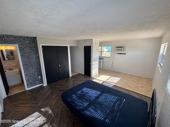 Building Photo - 431 Sunrise Dr