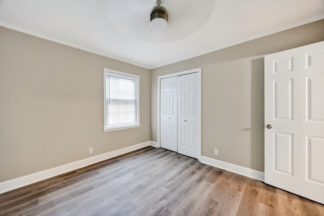 Building Photo - Two bedroom townhome in prime location!