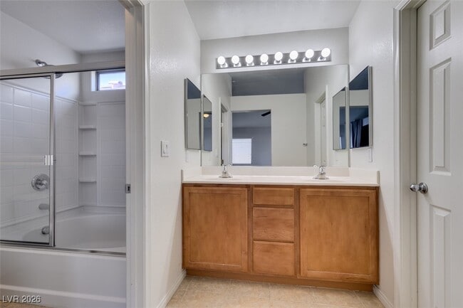 Building Photo - 5410 Coral Ribbon Ave