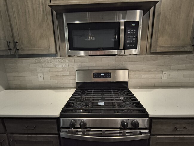 Building Photo - 2832 Wild Rose Ln