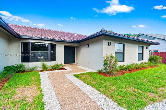 Building Photo - 1005 NW 99th Ave