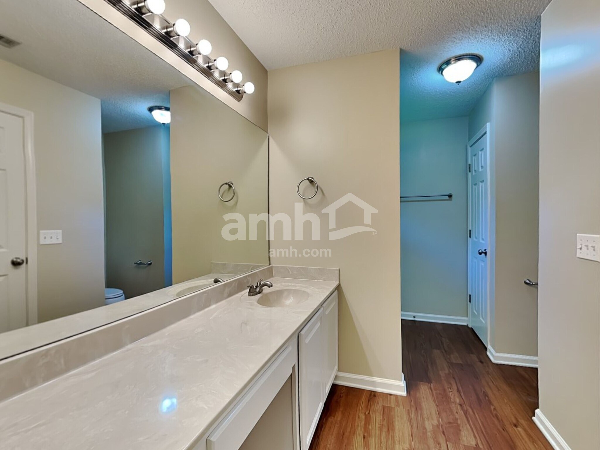 Building Photo - 131 Junco Way