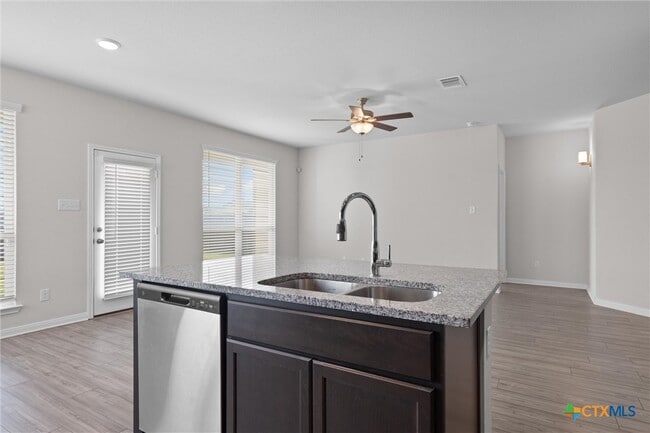 Building Photo - 1037 Shelby Dr