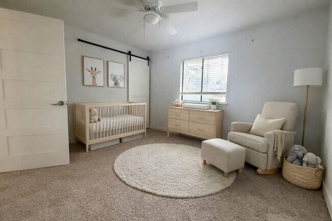 Building Photo - 17844 Park Valley Dr