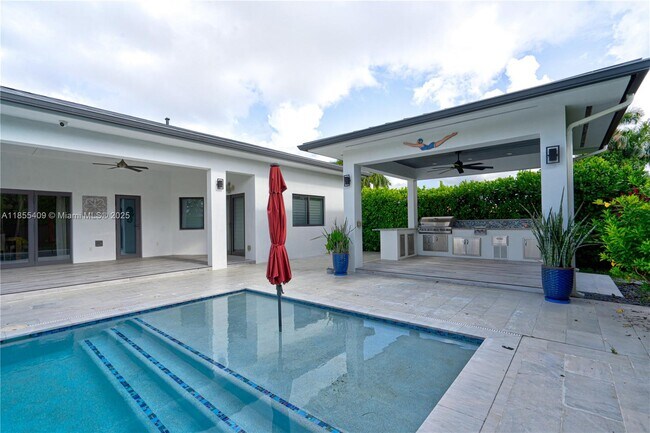 Primary Photo - 2521 SW 105th Ave