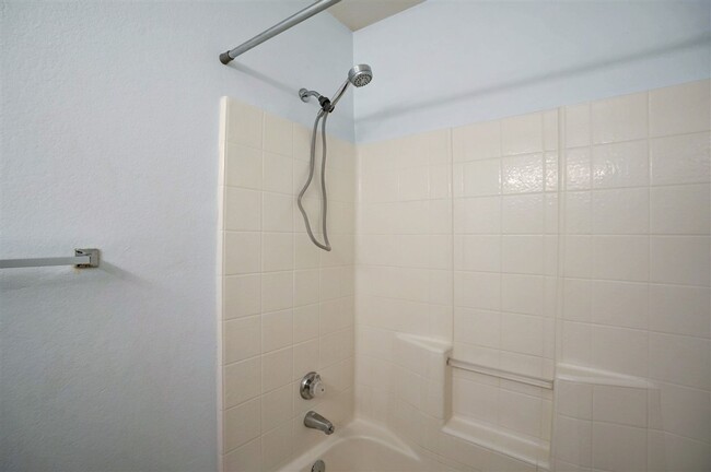 Building Photo - 2 bedroom, 2 bathroom Condo for rent in Mo...