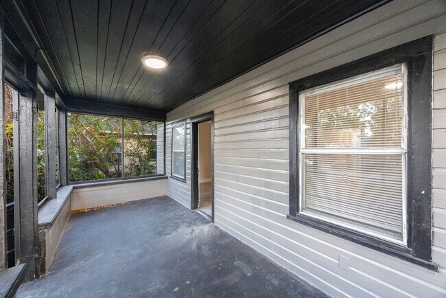 Building Photo - REDUCED  $25 App Fee  3bdrm/1bath home with large yard ** Section 8 OK *** $1795.00** Move in by ...