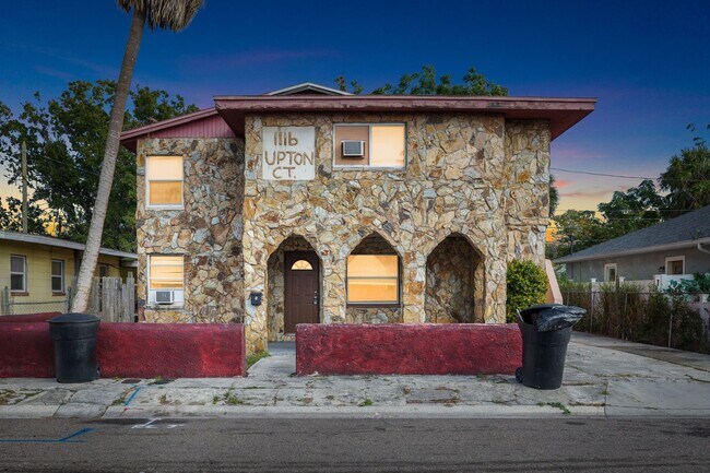 Primary Photo - 1116 Upton Ct S