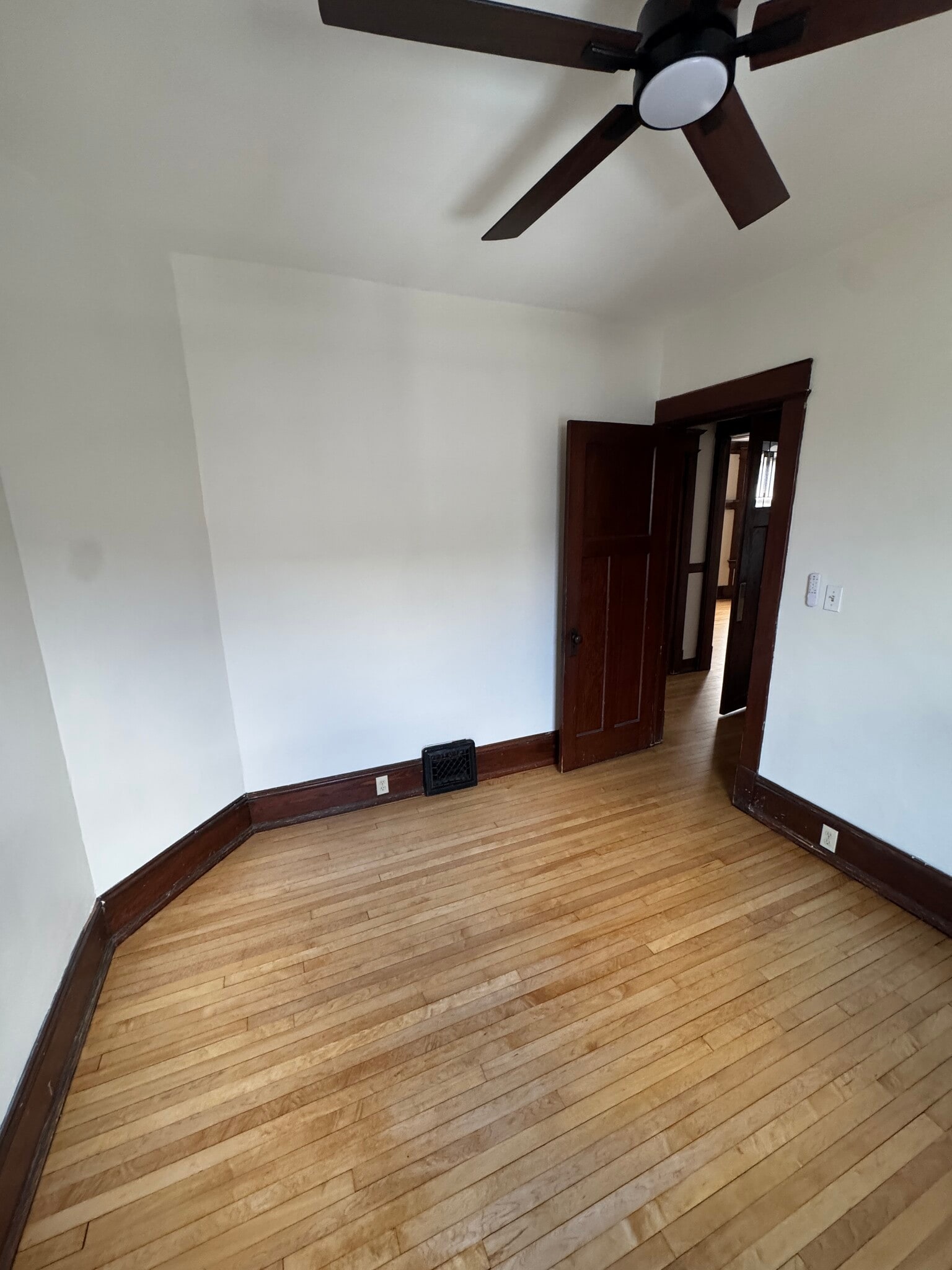 Building Photo - 2990 S Wentworth Ave