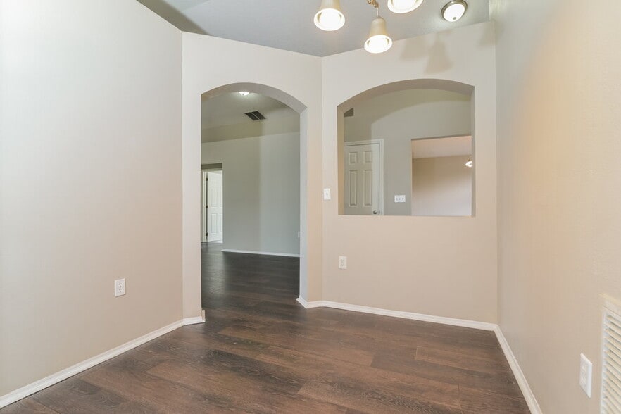 Building Photo - 11354 Pinewood Cove Ln