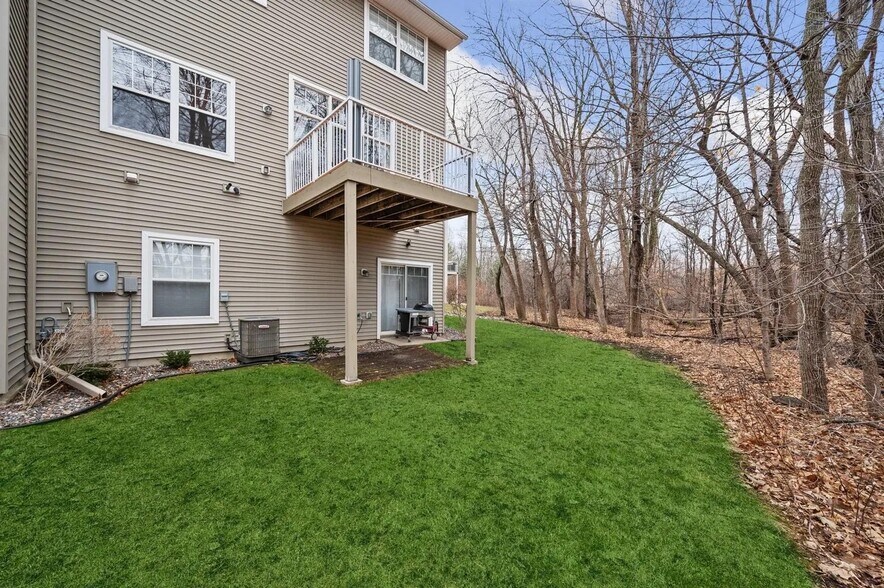 Building Photo - 5021 Dunkirk Pl N