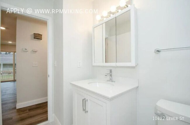 Building Photo - 3br 2ba 1cg ~ Security Deposit Free Altern...