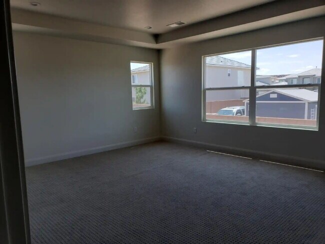 Building Photo - “St. George, Aspen Estates: 5 spacious bed...