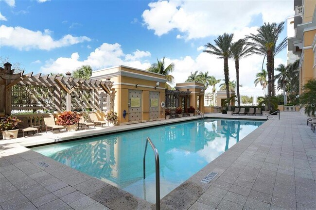 Building Photo - 750 N Tamiami Trl