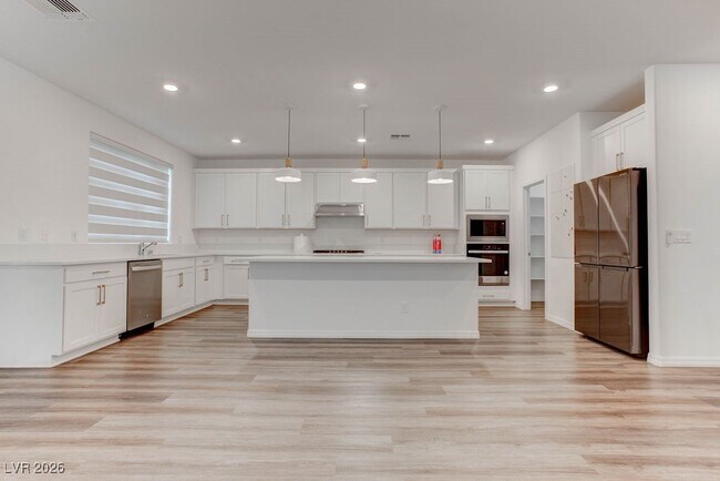 Building Photo - 10269 Lofty Knl St