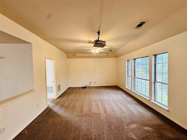 Building Photo - 2762 Hillview Dr