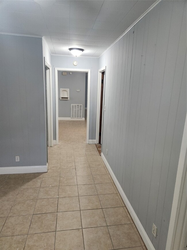 Building Photo - 1705 Frost St