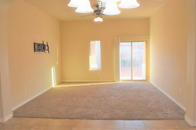 Building Photo - 14350 N Cave Dr