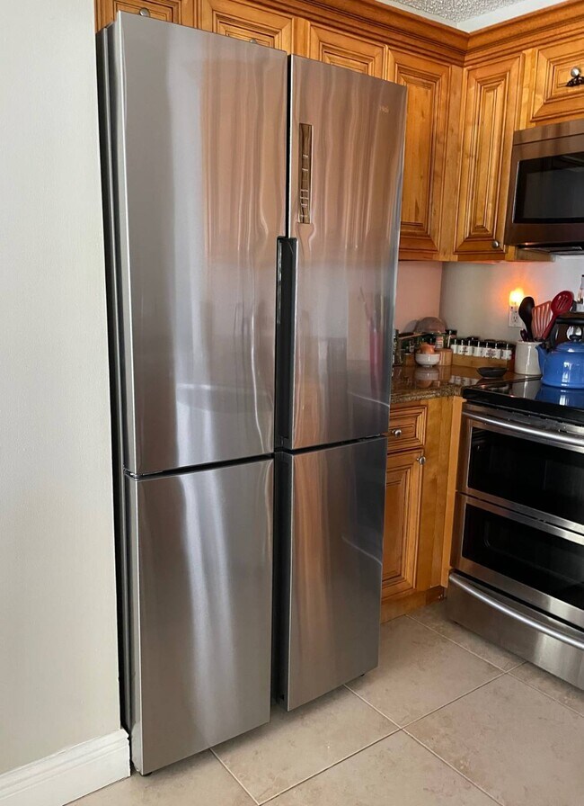 Building Photo - 2553 Grassy Point Dr