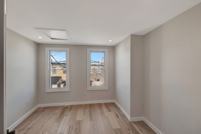 Building Photo - 134 N Linwood Ave