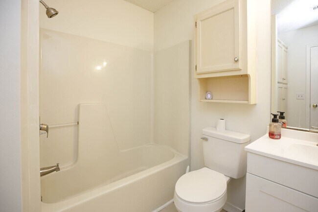 Building Photo - 6972 Weatherwood Dr