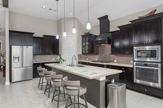 Building Photo - 12515 Cumberland Dr