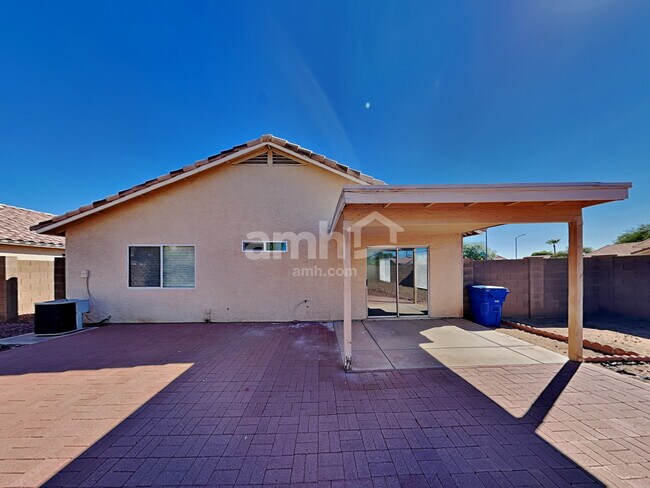 Building Photo - 8708 E Crescent Ave