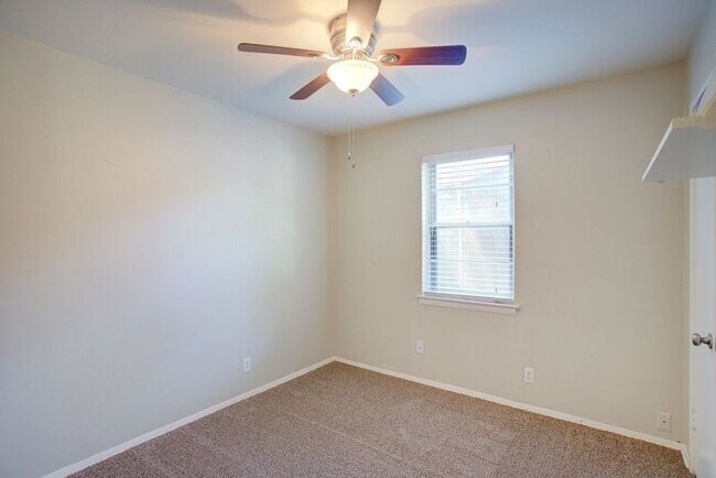 Building Photo - 3 Bedroom Arlington Park Home for Lease