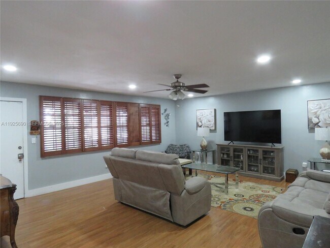 Primary Photo - 11840 NE 19th Dr