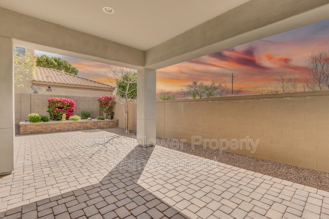 Building Photo - 45 N Iss Dr