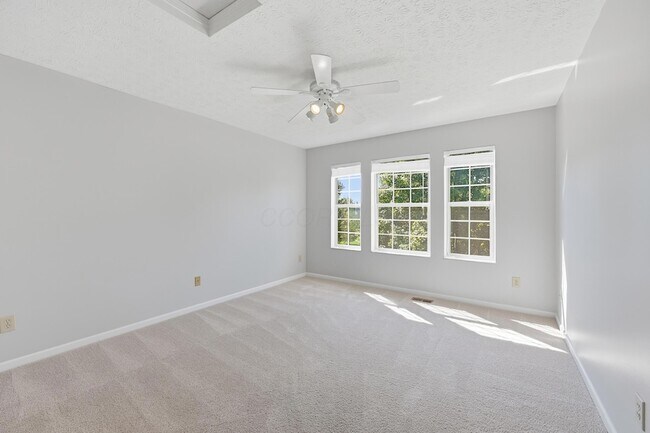 Building Photo - 6498 Ringsend Ct