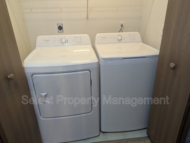 Building Photo - 6117 Arapaho Trail