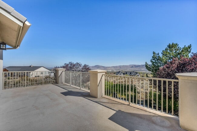 Building Photo - 1520 Taos Ln