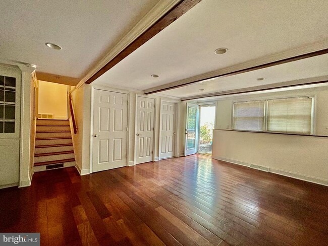 Building Photo - 328 Dodds Ln