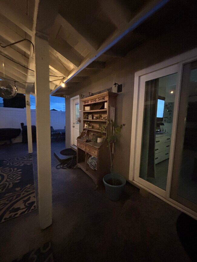 Building Photo - 6402 Eberle St