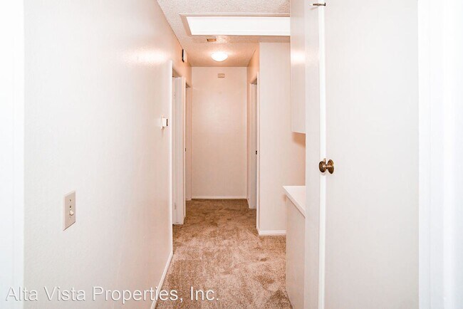 Building Photo - 4 br, 2 bath House - 5404 Coral Reef Ave.