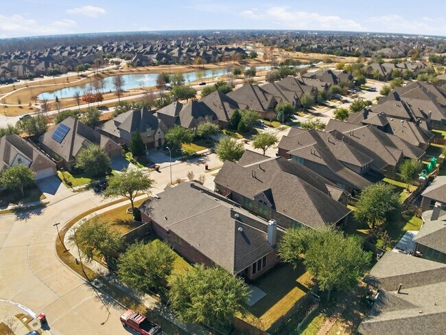 Building Photo - 17014 Wellinghoff Ct