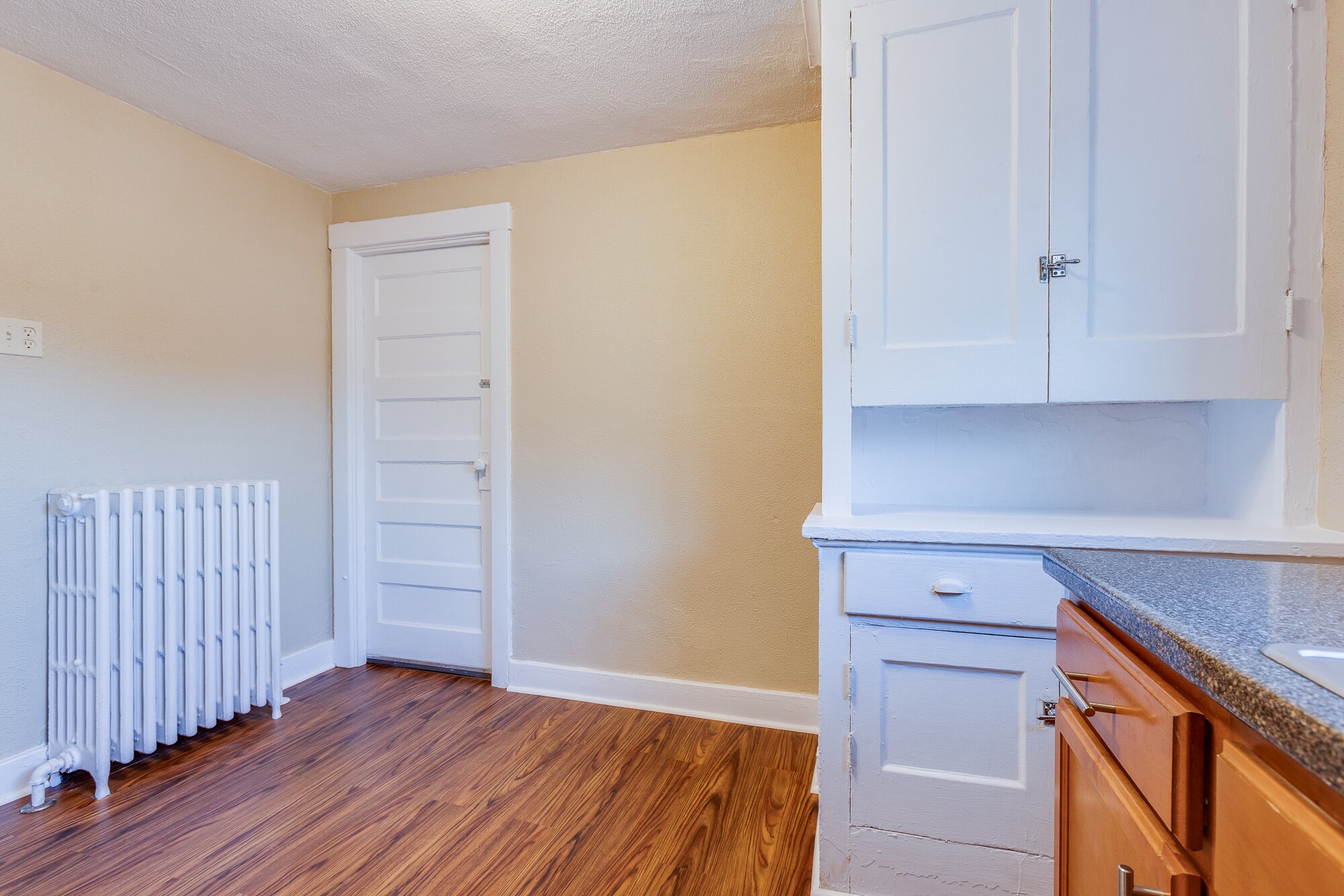 Building Photo - 1166 South Ave