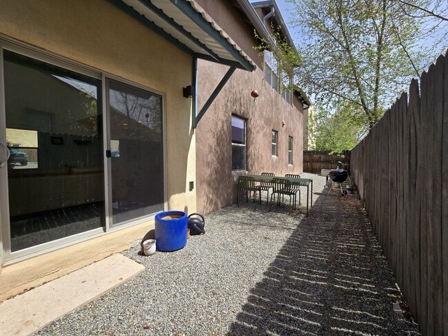 Building Photo - 2180 W Alameda St