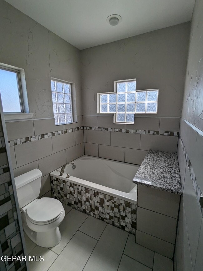 Building Photo - 636 Paseo De Flor Cir