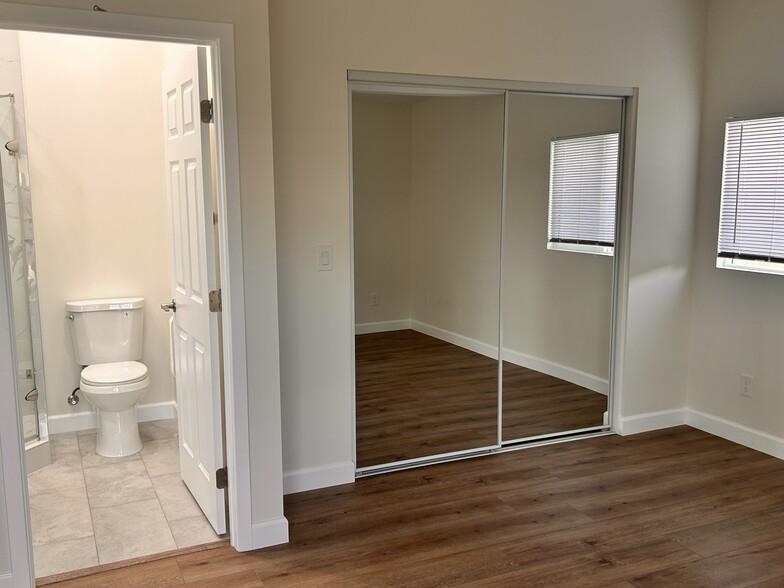 Building Photo - 8418 Stewart and Gray Rd