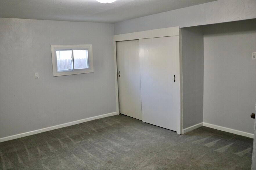 Building Photo - 1136 Florence Ave