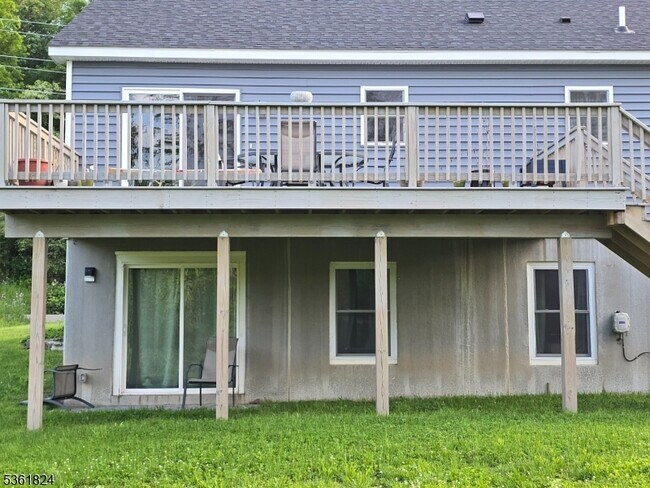 Building Photo - 5 Mountain Rd