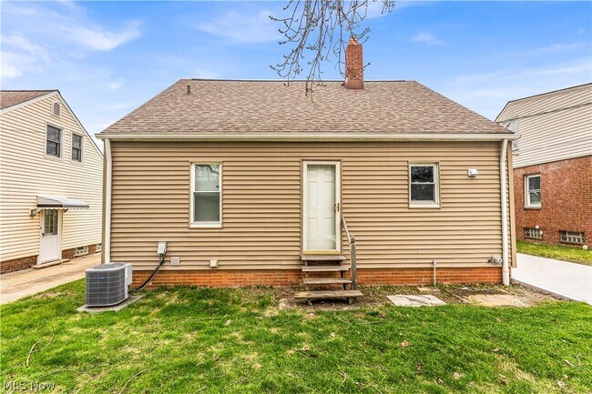 Building Photo - 4186 Lambert Rd