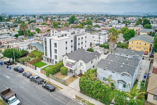 Building Photo - 1329 W 37th Dr