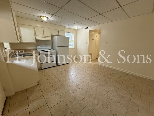 Building Photo - Your Perfect 1 Bedroom Oasis Awaits at Wal...