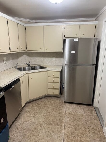 Building Photo - 3101 Oakland Shores Dr